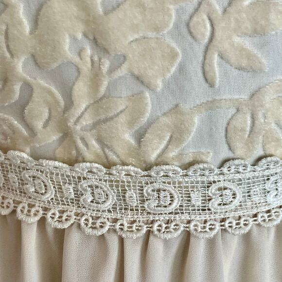 Flying Tomato Babydoll Dress Velvet Embossed Flare Sleeves Sz Small Fairy Angel - Picture 5 of 9